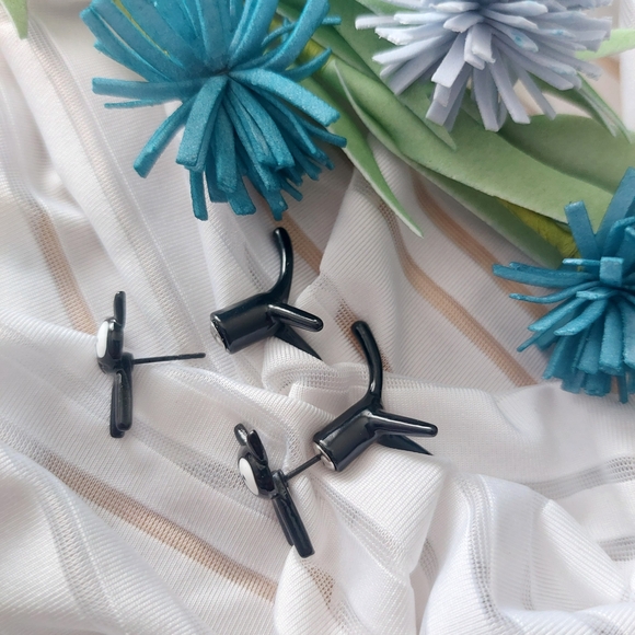 Black Cat Earrings - Picture 3 of 3